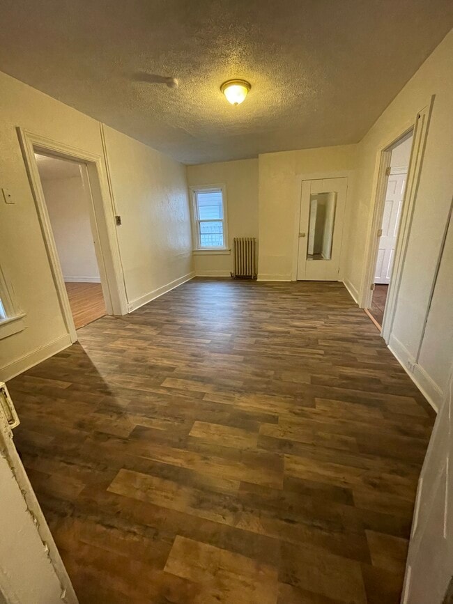 Living room - 226 Lincoln Way W Apartments Unit 2