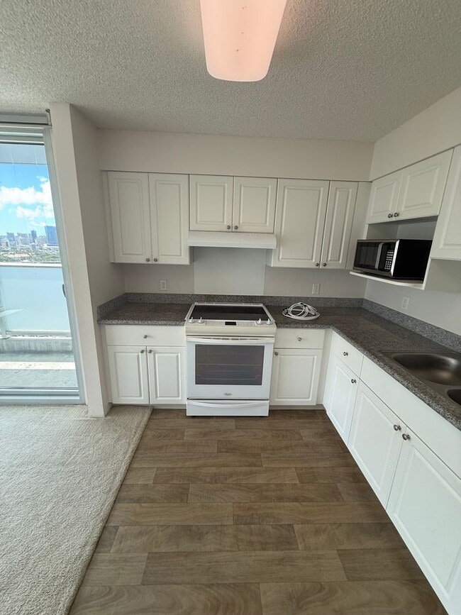 Photo - 801 South St