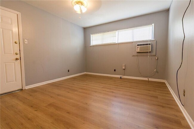 Photo - 3304 Tom Green St