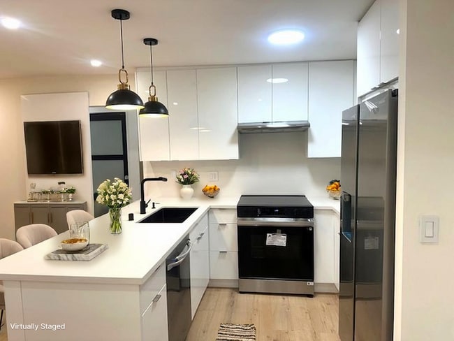 Kitchen - 11645 Montana Ave Unit 238