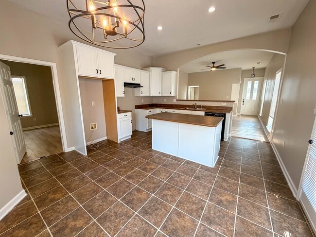 Photo - 1237 Travers Ln
