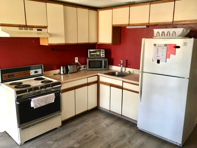 Building Photo - 157 Perkins St Unit 3