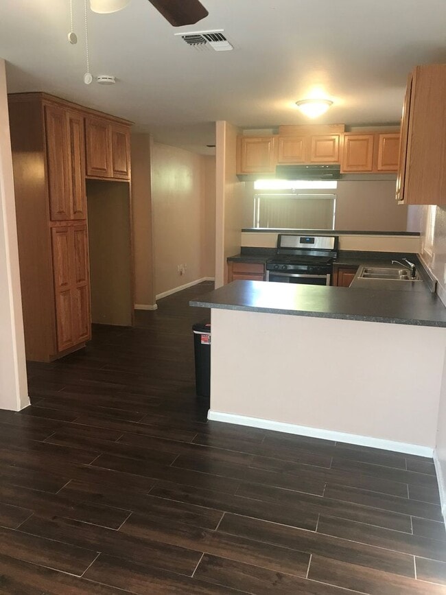 Building Photo - 1407 2nd St Rental