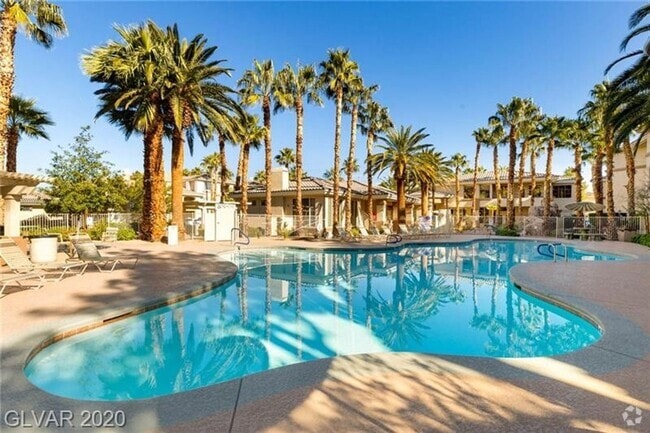 Building Photo - MOVE IN READY! 3 BEDROOM- GUARD GATED COMM... Unit 305 Rental