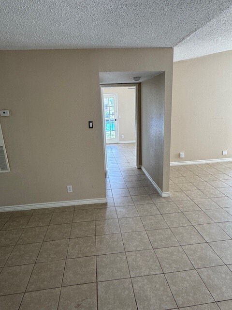 Photo - 17401 Red Oak Dr Unit 104
