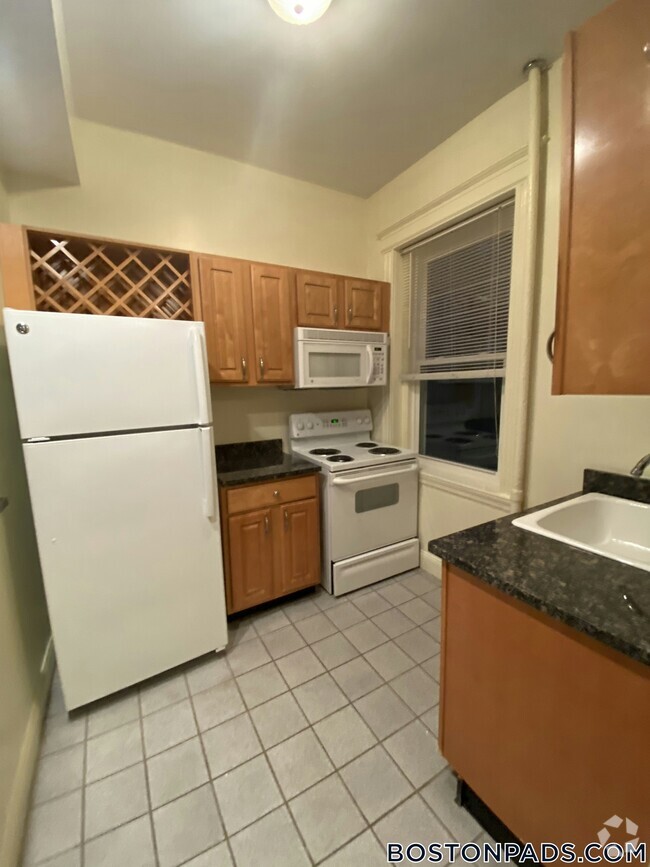 Building Photo - 28 Queensberry St Unit 2 Rental