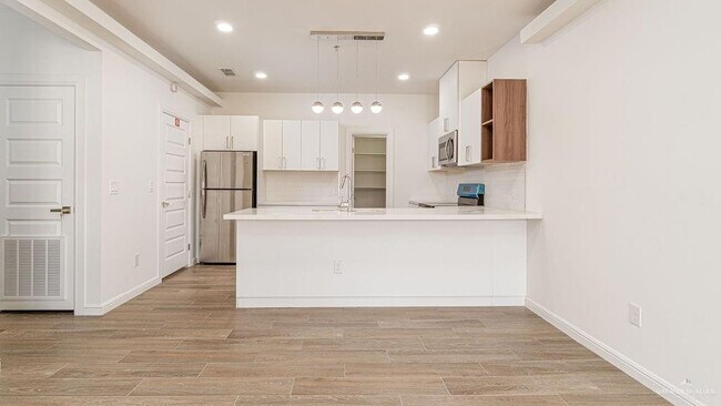 Photo - 15 E Yuma Ave Unit 1102