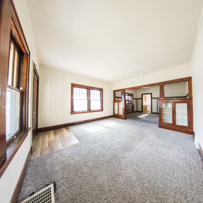 Photo - Spacious 3 Bedroom 1 Bathroom Home