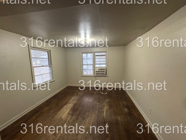 Photo - $850- 3 bed 1 bath - Single Family Home