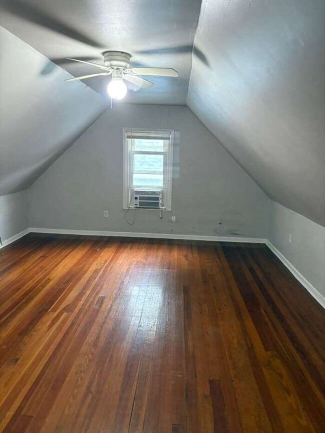 Photo - 1559 Ambrose Ave