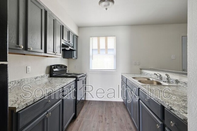 Photo - 7710 N Coronet Ct