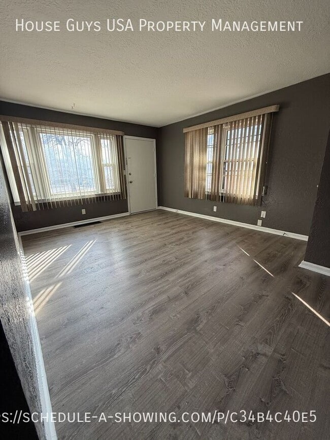 Photo - 4610 Linwood Blvd