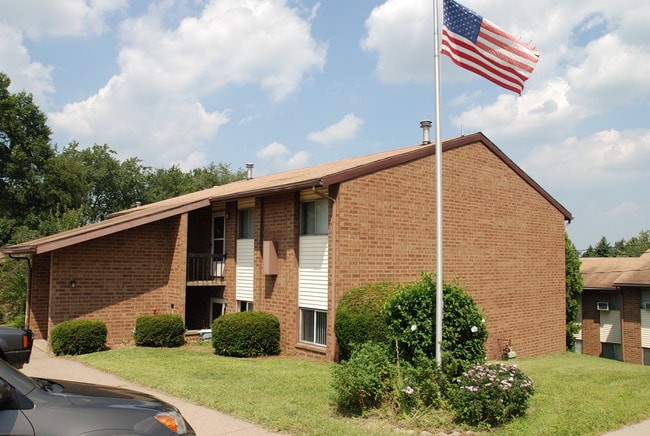Hilltop Manor Apartments