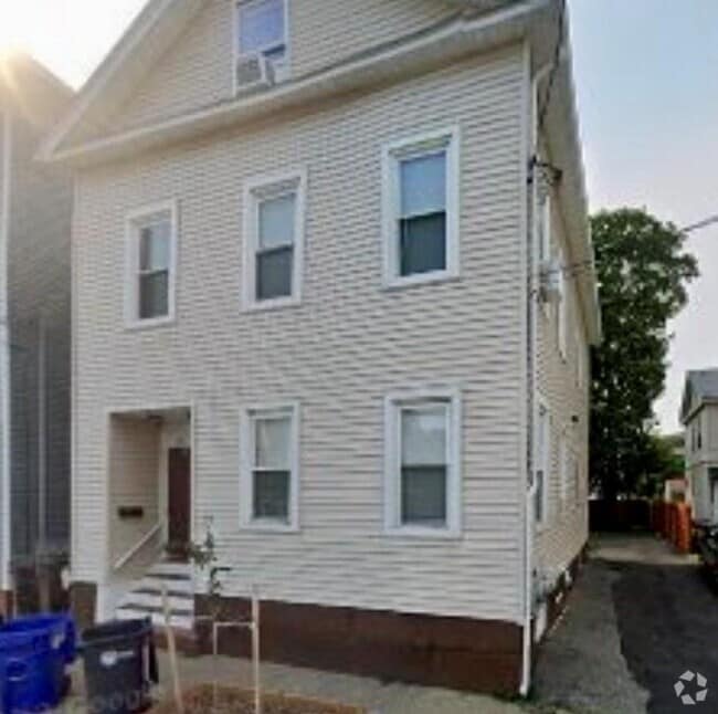 Building Photo - 323 Friendship St Unit 2 Rental