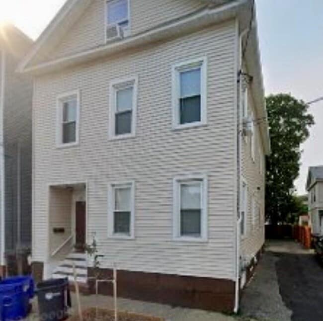 Building Photo - 323 Friendship St Unit 2 Rental