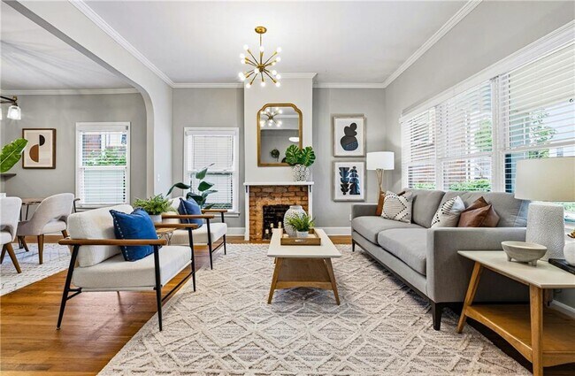 Photo - 32 Howell St SE