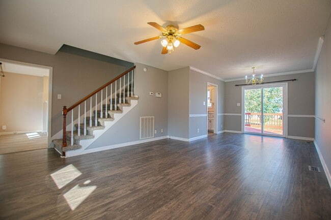 Photo - Pet Friendly Three Bedroom!
