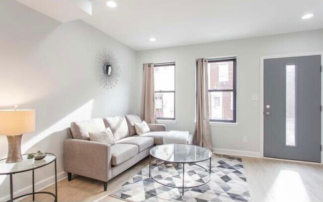 Photo - 617 Hoffman St