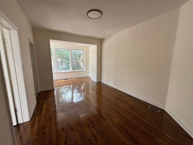 Photo - 411 N Hamlin Ave Unit 1