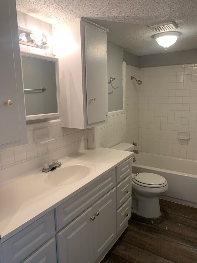 2/1 - Bathroom