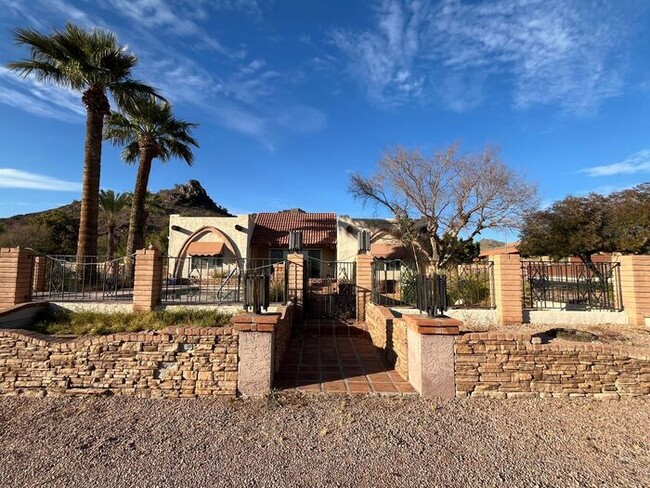 One-of-a-Kind 3 bed 2 bath on Phoenix Moun... - One-of-a-Kind 3 bed 2 bath on Phoenix Moun... Casa