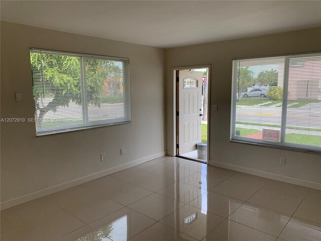 Photo - 1200 SW 31st Ave
