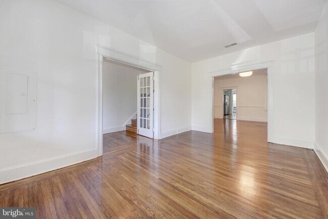 Photo - 1321 Spring Rd NW