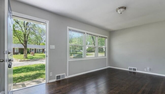 Photo - 11427 Richmond Ave