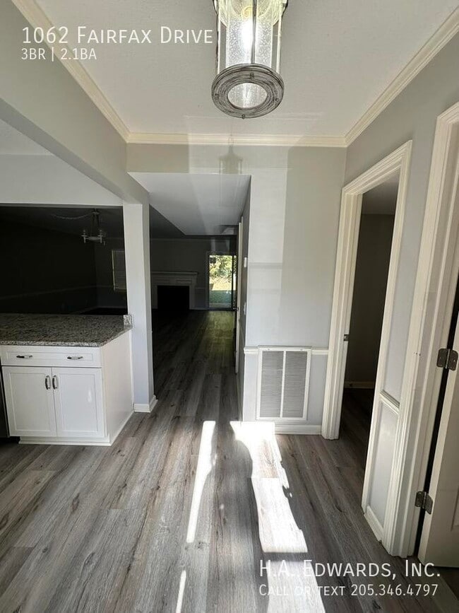 Photo - 1062 Fairfax Dr