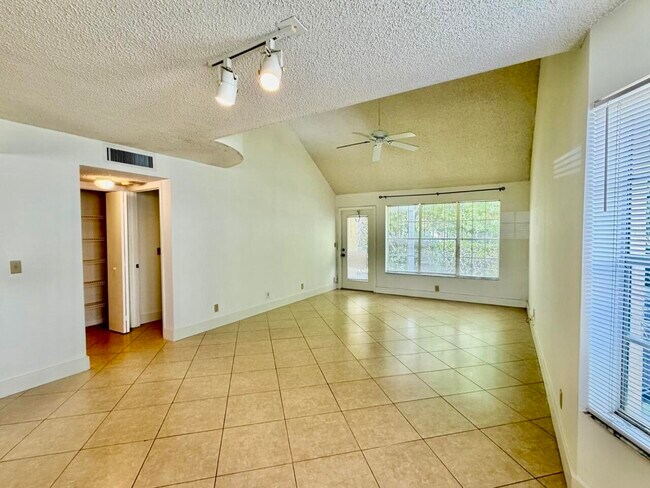 Photo - 6308 La Costa Dr Unit D