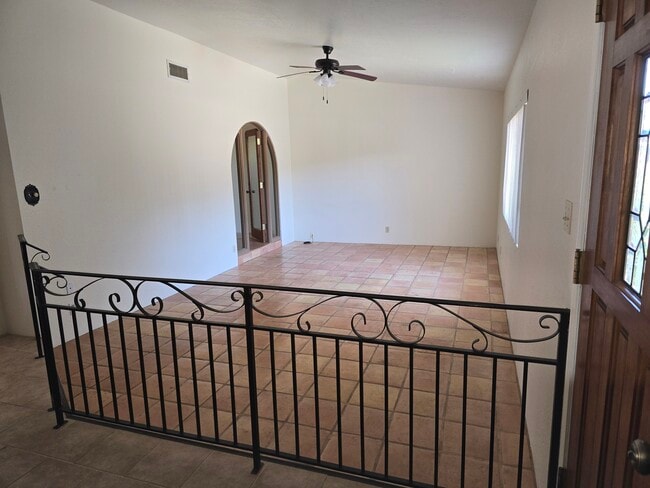 Photo - 330 Fairway Oaks Dr