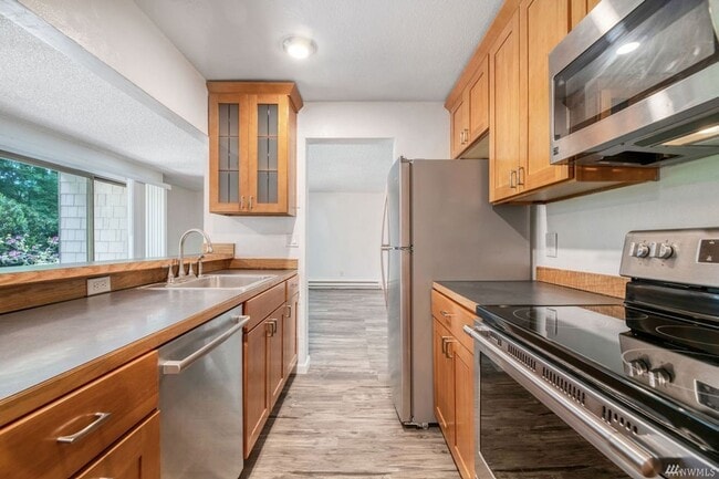 Photo - 6858 139th Ave NE