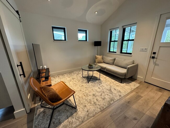 Photo - 125 Kennedy Ln