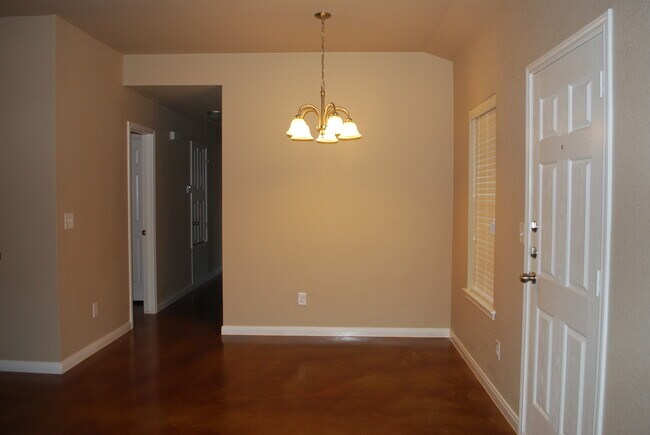 Photo - 1510 Dakota Ter Unit B-STILL OCCUPIED BY RESIDENT