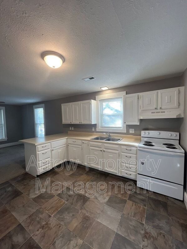 Photo - 2234 Dudley St