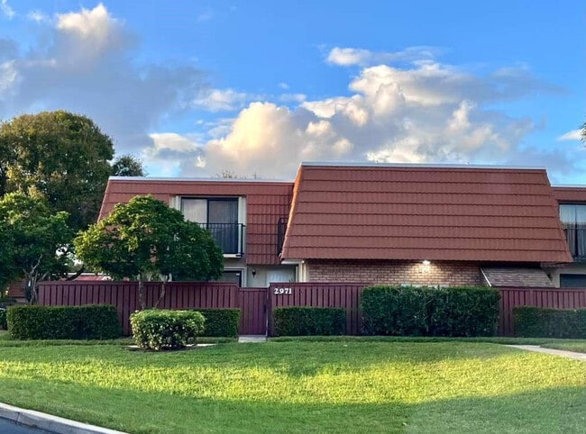 Photo - 2971 Waterford Dr S