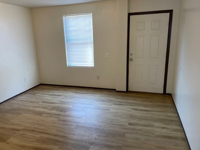 Photo - 1001 Grant Ave