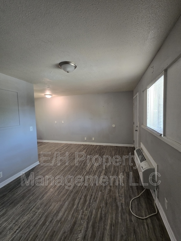 Photo - 1916 S Broadway Unit Apt 42