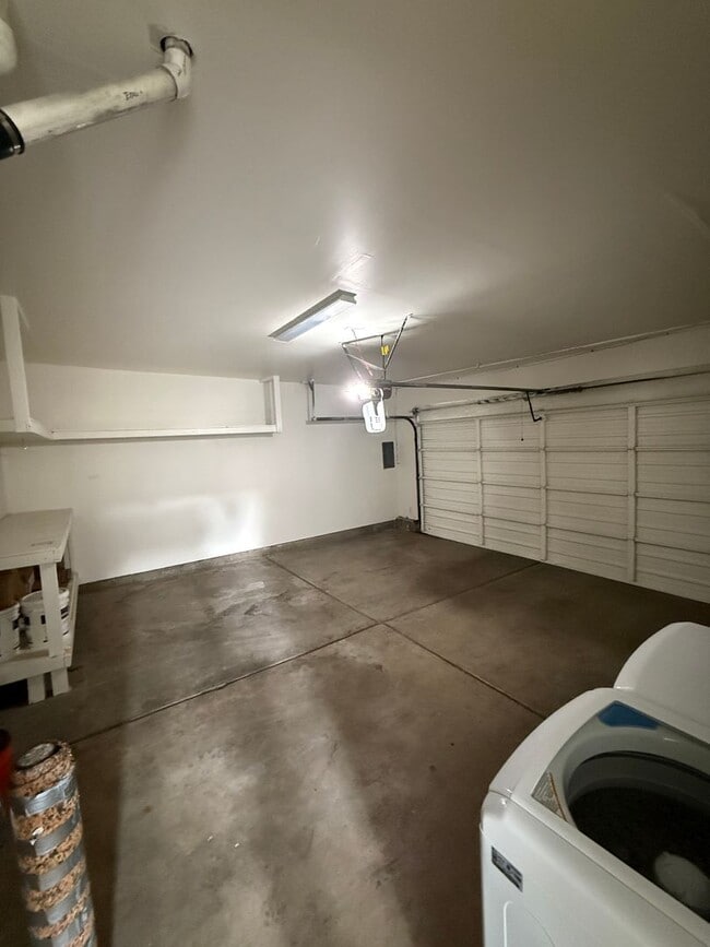 Building Photo - 1230 Searchlite Ct