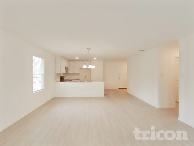 Photo - 5715 Vista Point