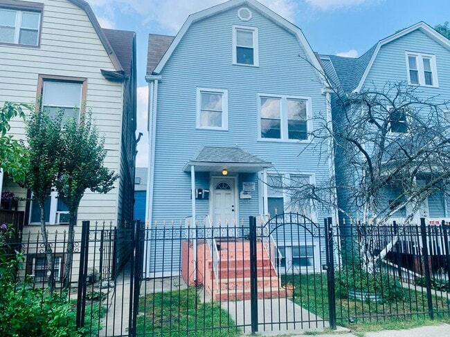 Building Photo - 3636 W Palmer St Unit 2 Rental