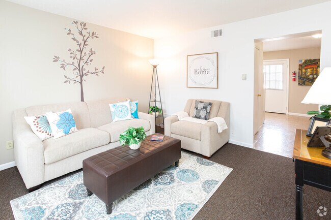 Photo - Eleven Oaks Apartments