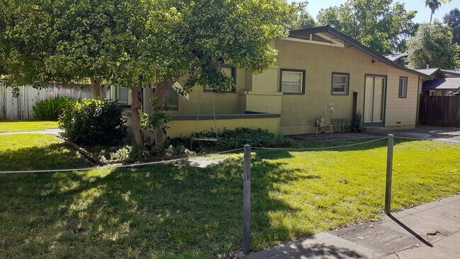 247 W 2nd Ave Unidad 247 (Front House)