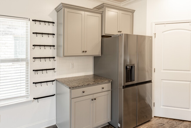 Photo - 308 River Rock Dr