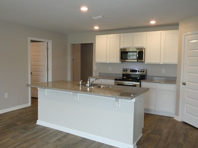 Photo - Modern 3-Bedroom Home - Cambria