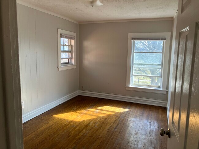 Photo - 800 W Ionia St