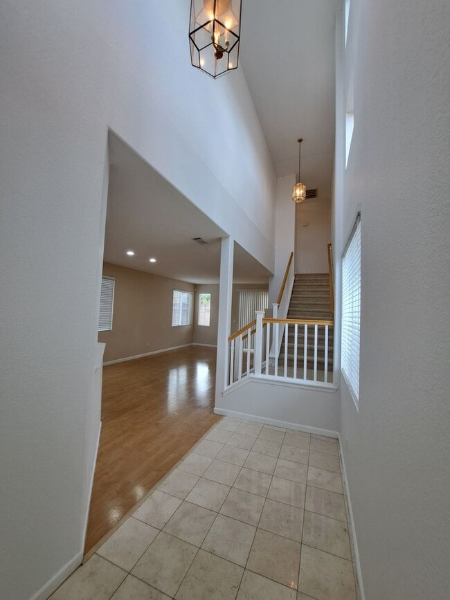 Photo - Expansive 3 bedroom/2.5 Bath Home in Corde...
