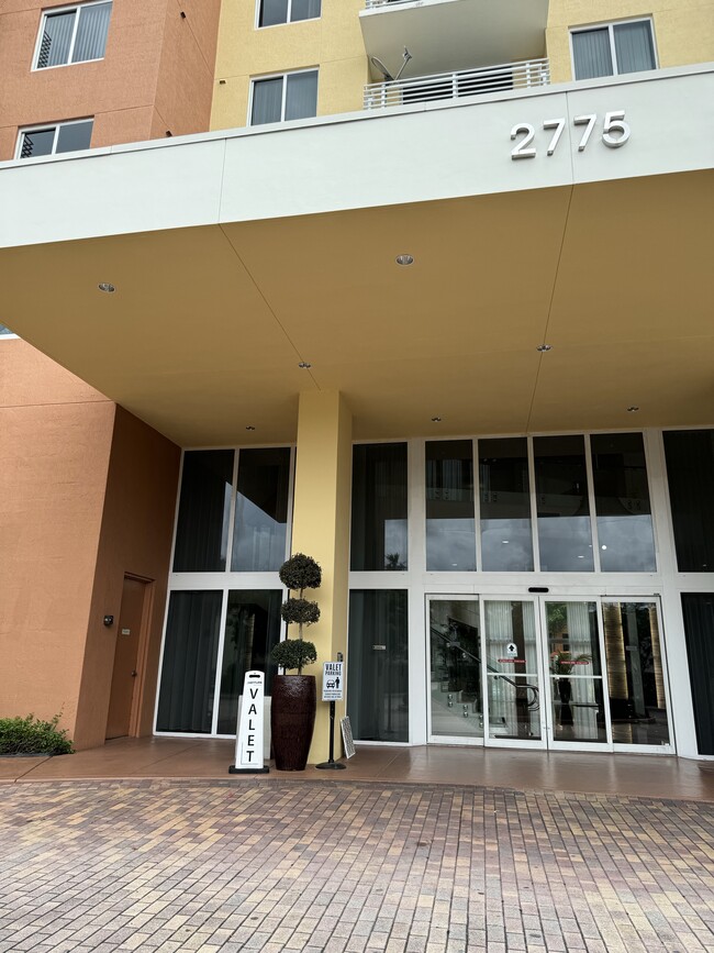 Building entrance - 2775 NE 187th St Unit 221