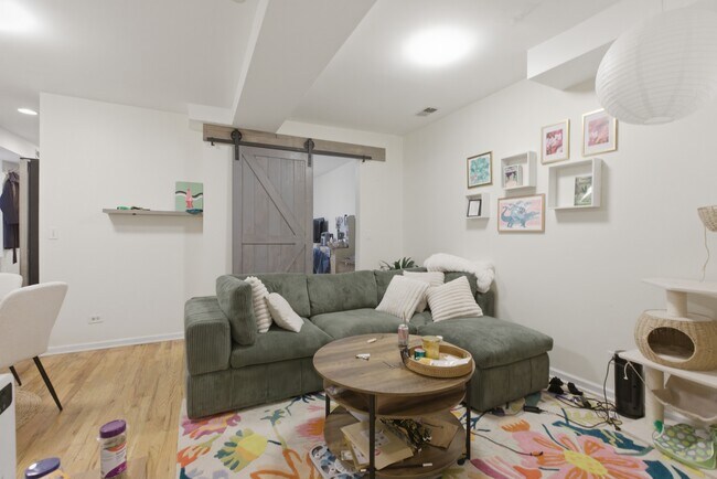 Photo - 2240 W Palmer St Unidad 1R