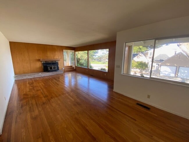 Photo - 1051 Shell Ave